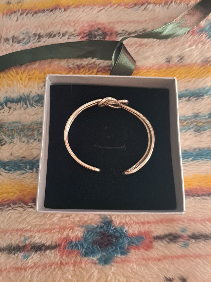 Pulseira rígida em prata