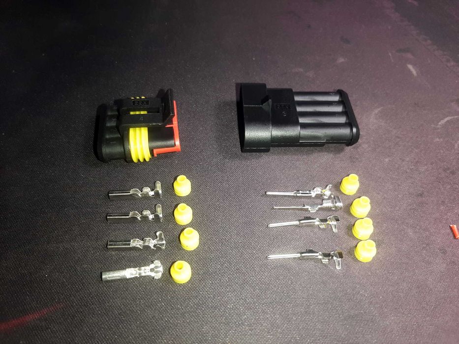 Набір вологозахищених роз'ємів (фішок) для авто 1-4 pin + клеми