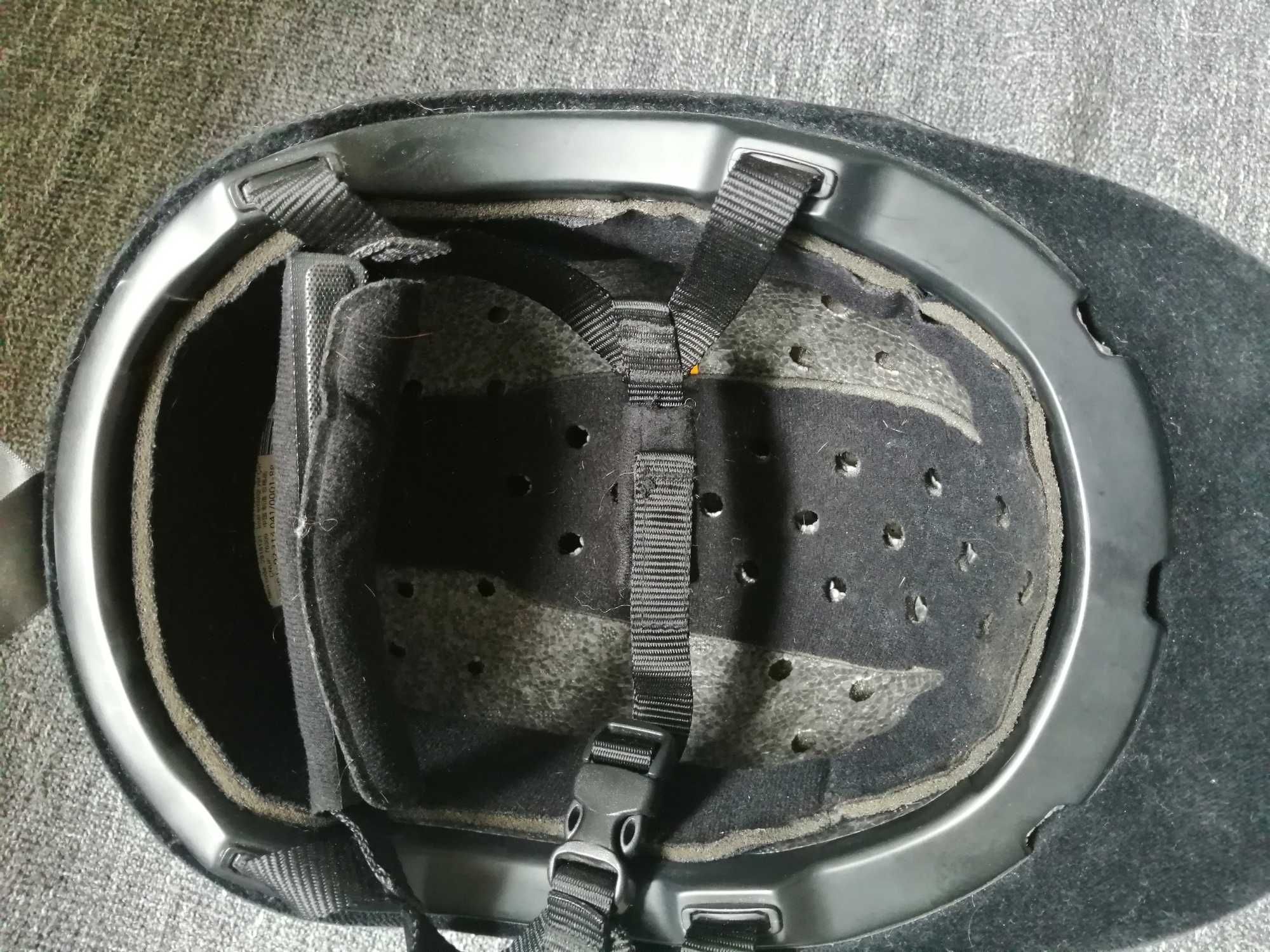 kask jeździecki dziecięcy marki fouganza