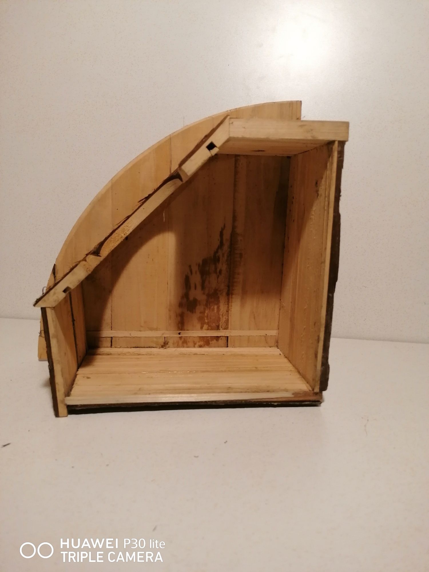 CROCI drewniany domek narożny, 42 x 15 x 30 cm

Marka: Croci
Wymiary p