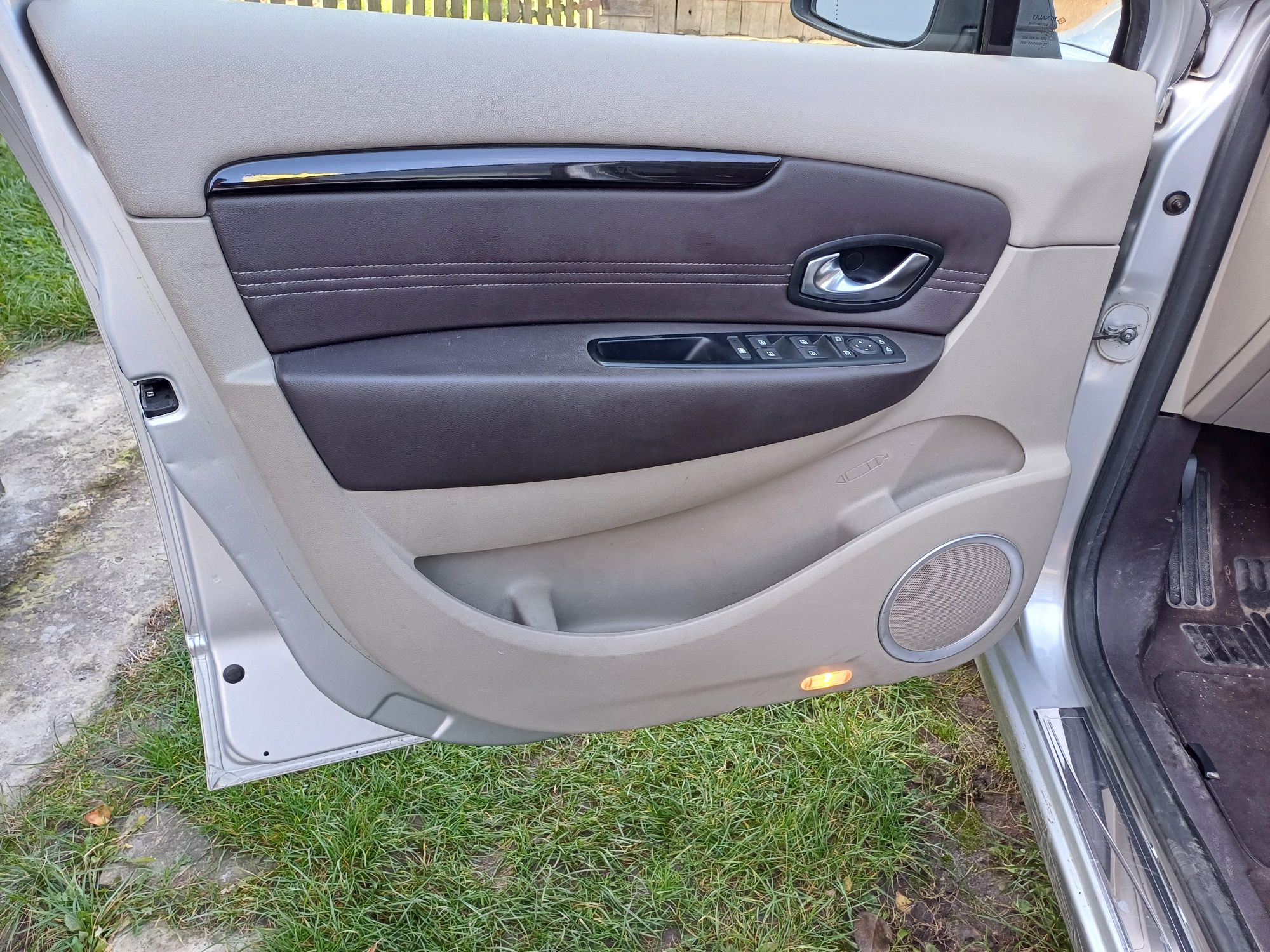 Салон сидіння Renault Scenic 3 (Рено Сценік 3)