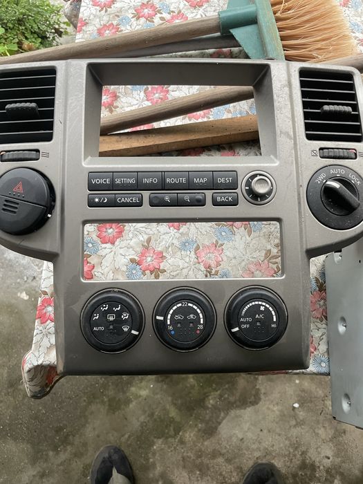 Conjunto consola mais multimedia para Nissan X-trail de 2004