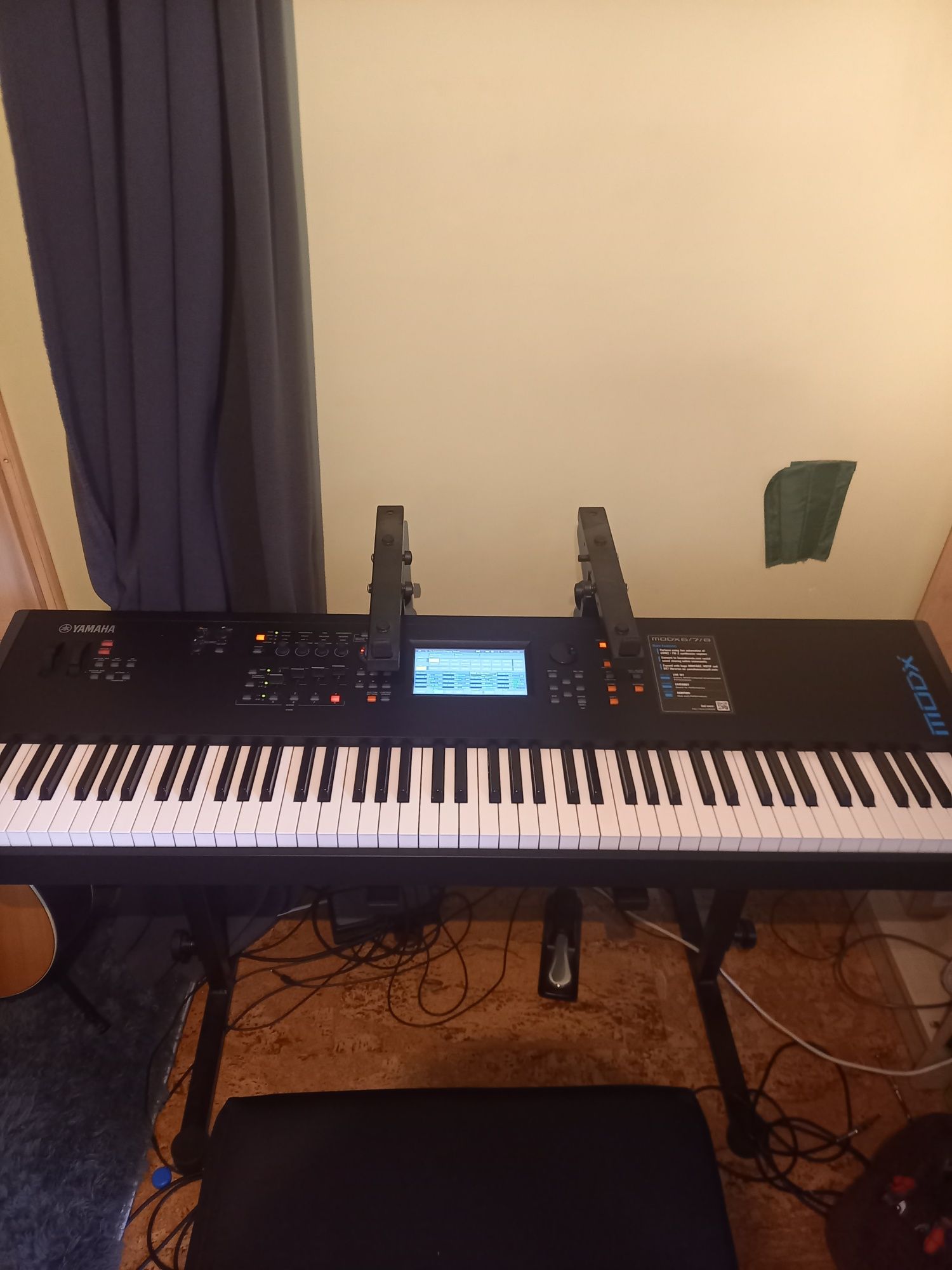 Yamaha MODX8 + CASE, stan jak nowy