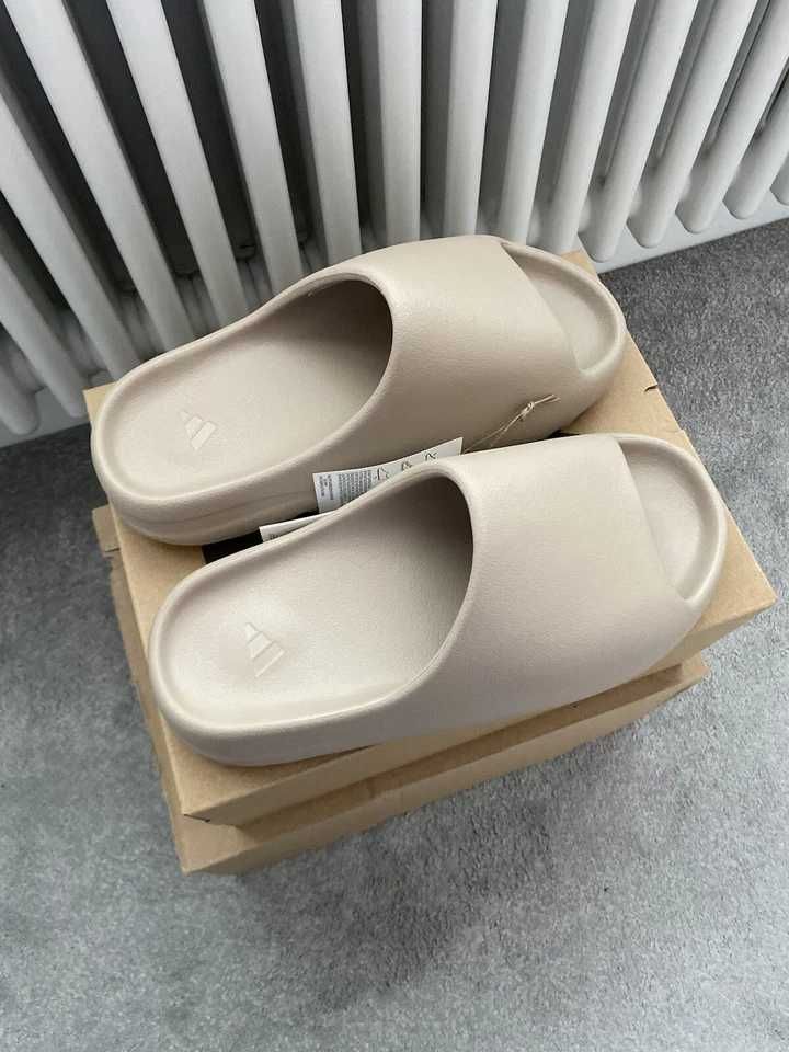 Adidas YeezySlide/Biały Moday Klapki 44