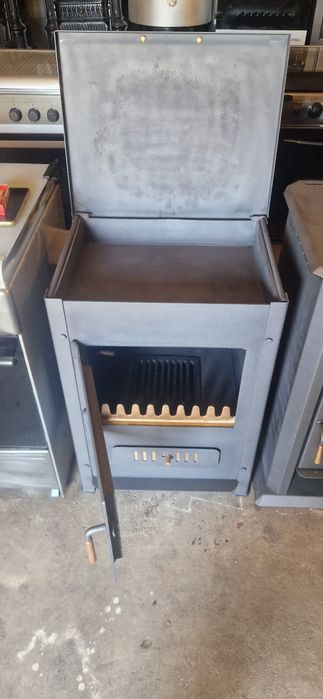 Vendo salamandra com forno