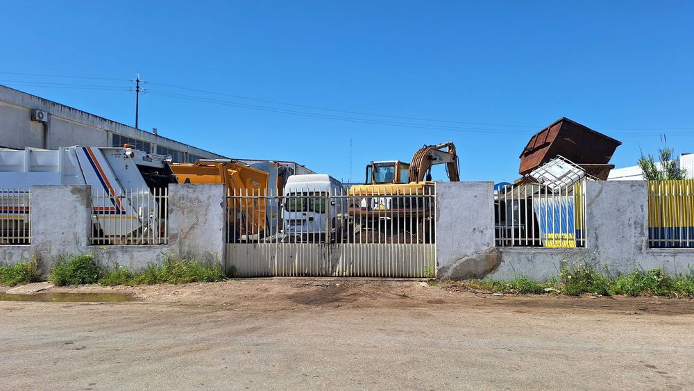 Nave industrial com ponte rolante de 5 TON + lote contíguo livre