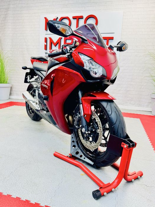 мотоцикл Honda CBR1000RR в оригіналі тільки з Японії