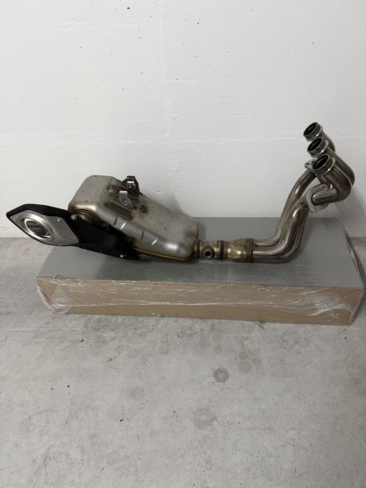 Escape original MT-09 2.ª geracão