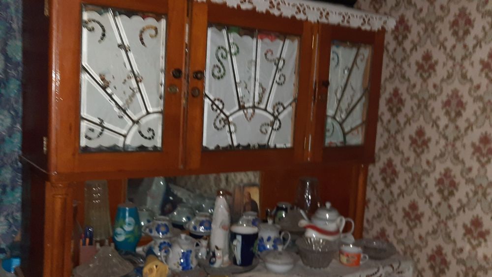 Продам буфет деревянный "Креденс" б/у