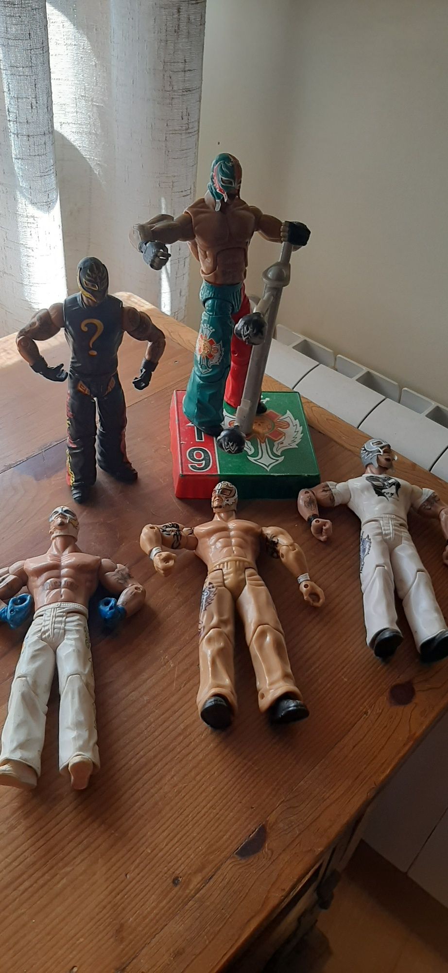 4 figuras bonecos Wwe-wrestling Rey misterio