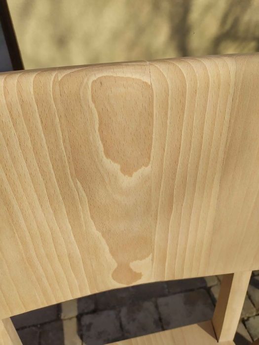 Krzesło po renowacji z litego drewna bukowego w stylu " łagodny Gierek