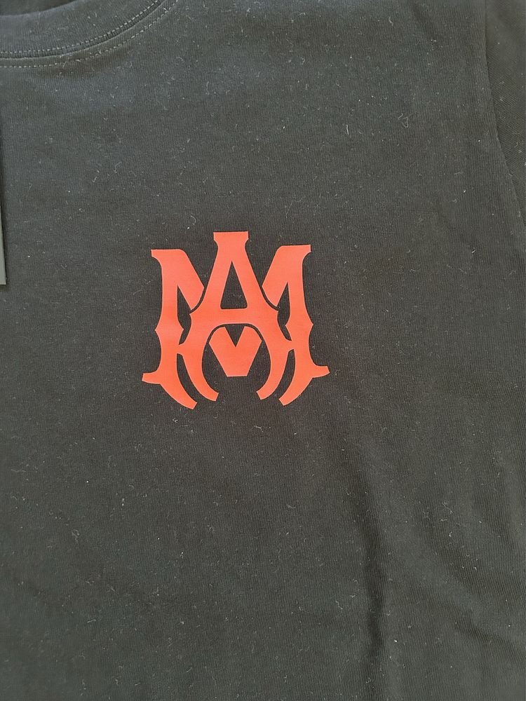 T-shirt Amiri preta simbolo vermelho