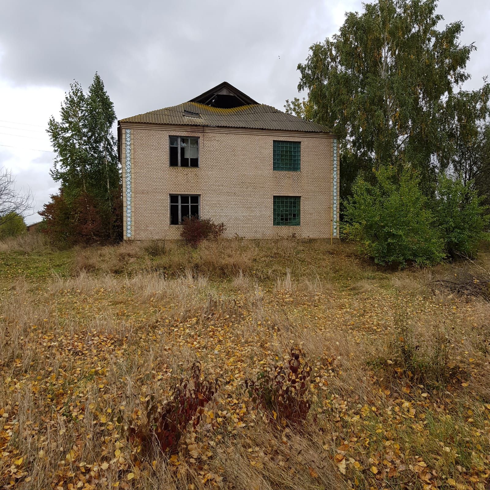 Будівля столової та сарай з погрібом село Паволоч