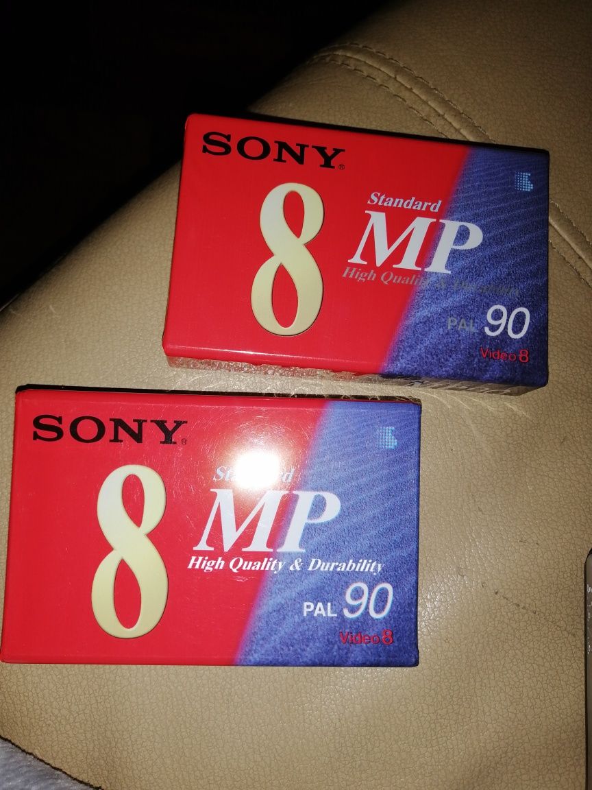 Duas cassetes 8MP, originais, novas, na embalagem selada