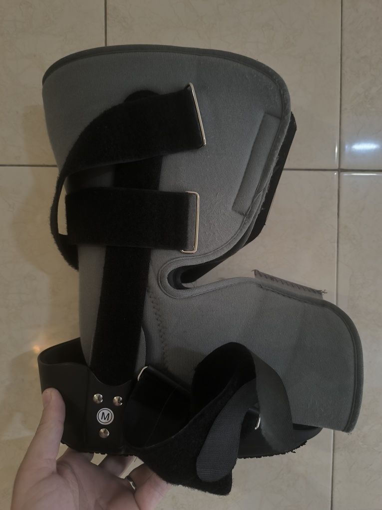 Bota ortopédica.