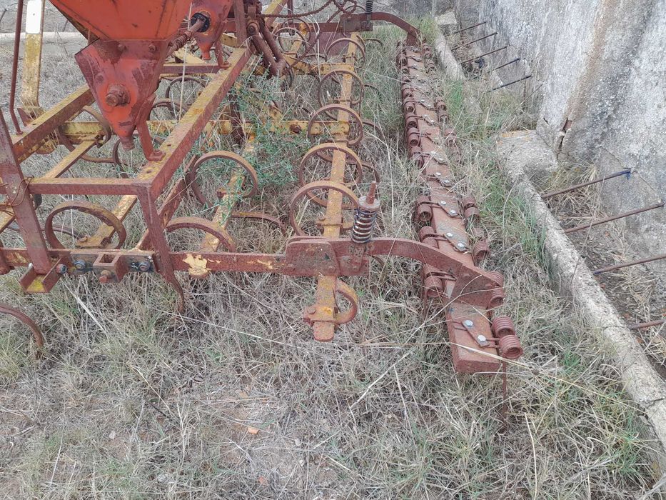 Vibrocultivador de molas