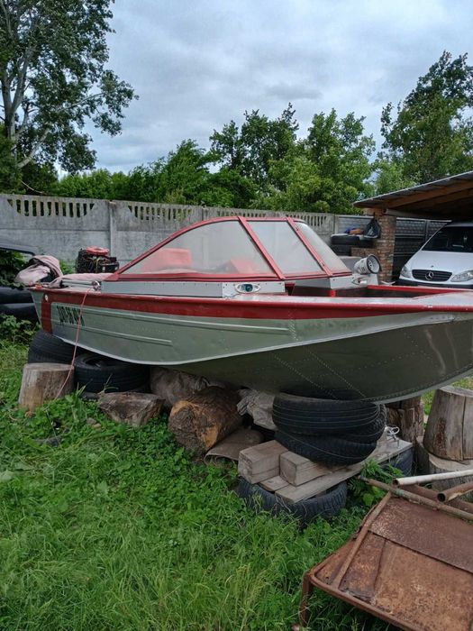 Лодка з мотором ямаха