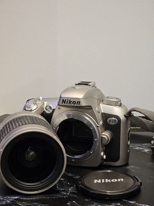 Câmara Nikon F75 Analógica