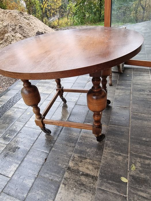 Stolik kawowy na kółkach