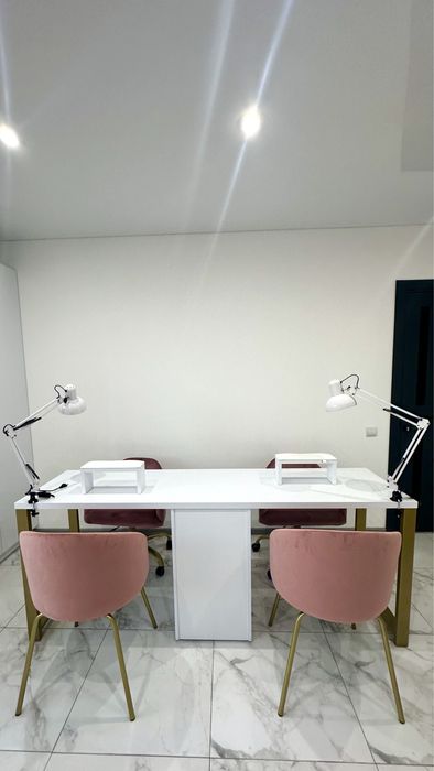 Оренда для майстрів (Кушетка/манікюрний стіл)