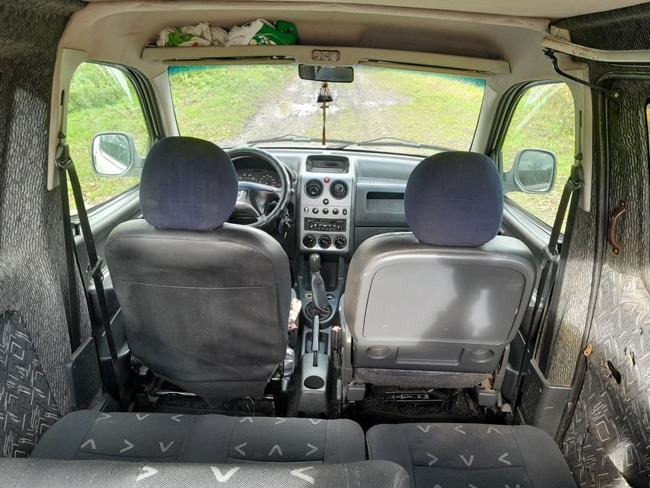 Продам машину Peugeot Partner
