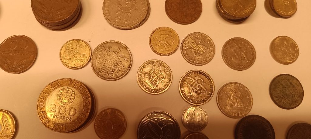 Moedas antigas nacionais e estrangeiras