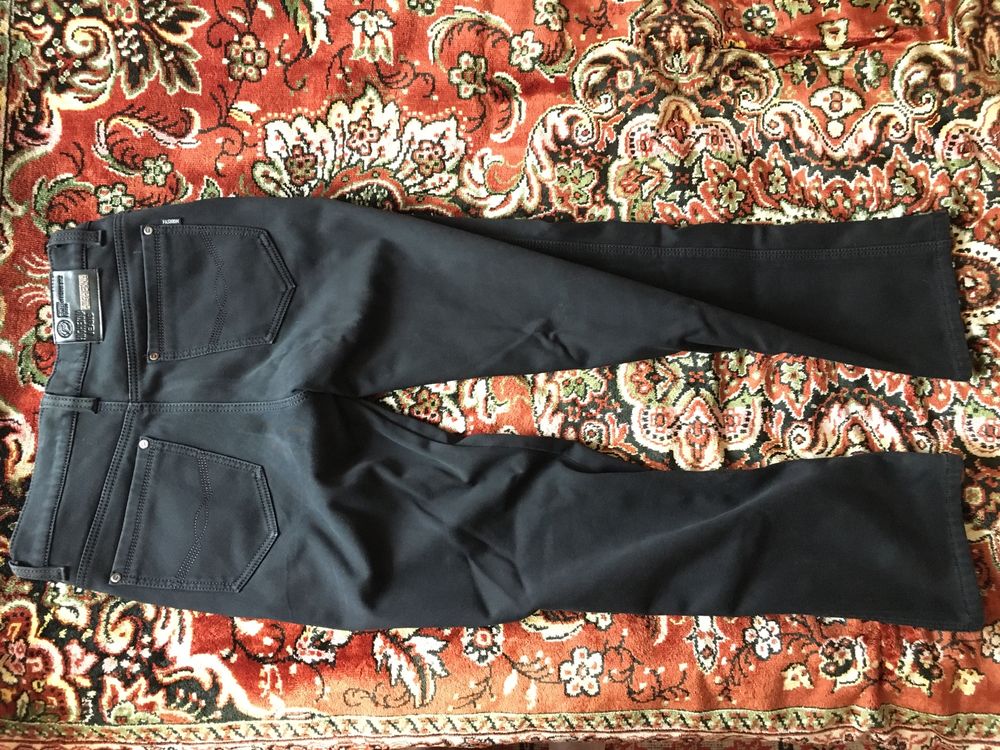 Чёрные джинсы, новые, с утеплением