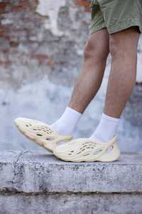 Кросівки Літні тапочки Adidas Yeezy Foam Runner Beige