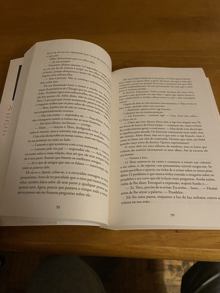 Amor E Santorini - Livro.