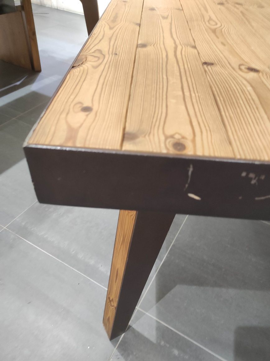 Mesa em madeira e metal usada