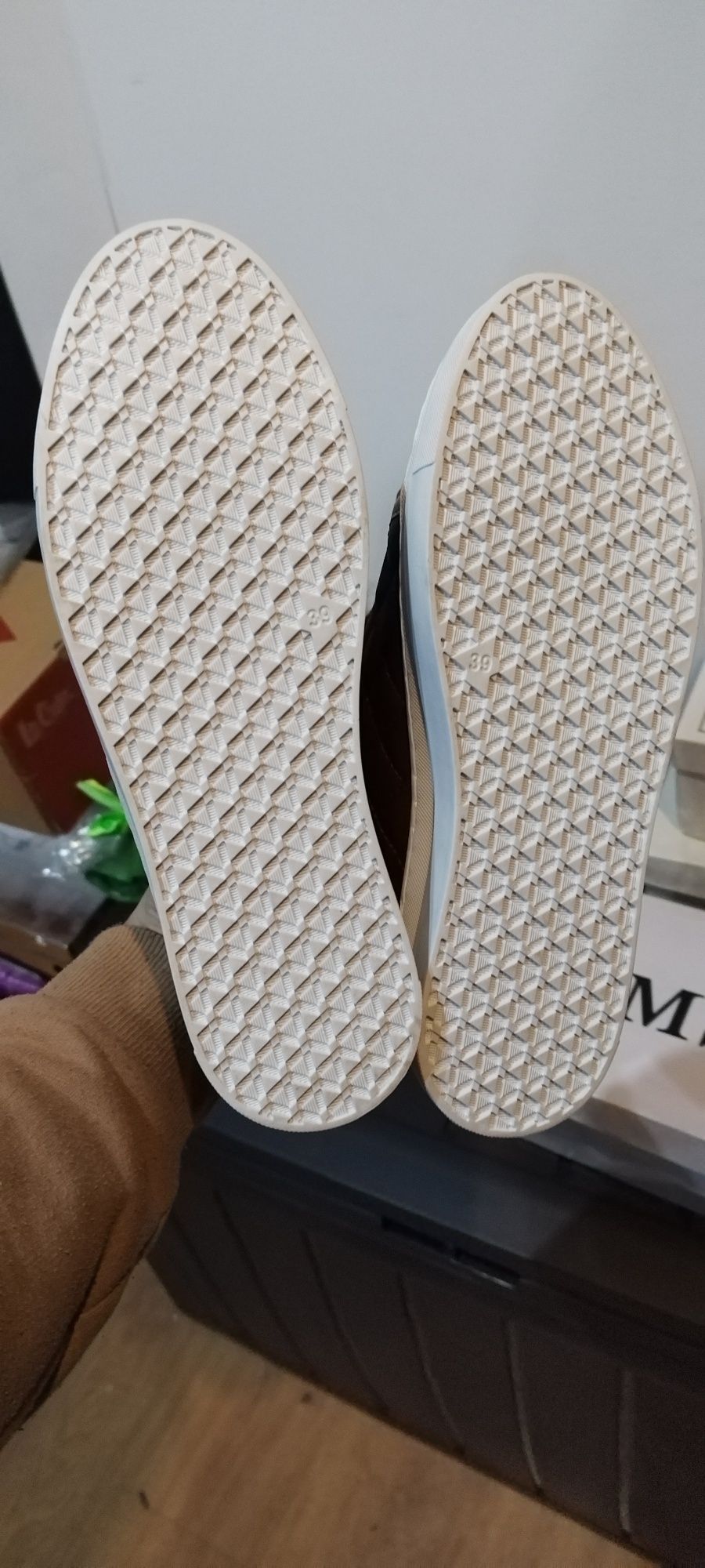 ładne buty nieprzemakalnew z eko skóry r 38