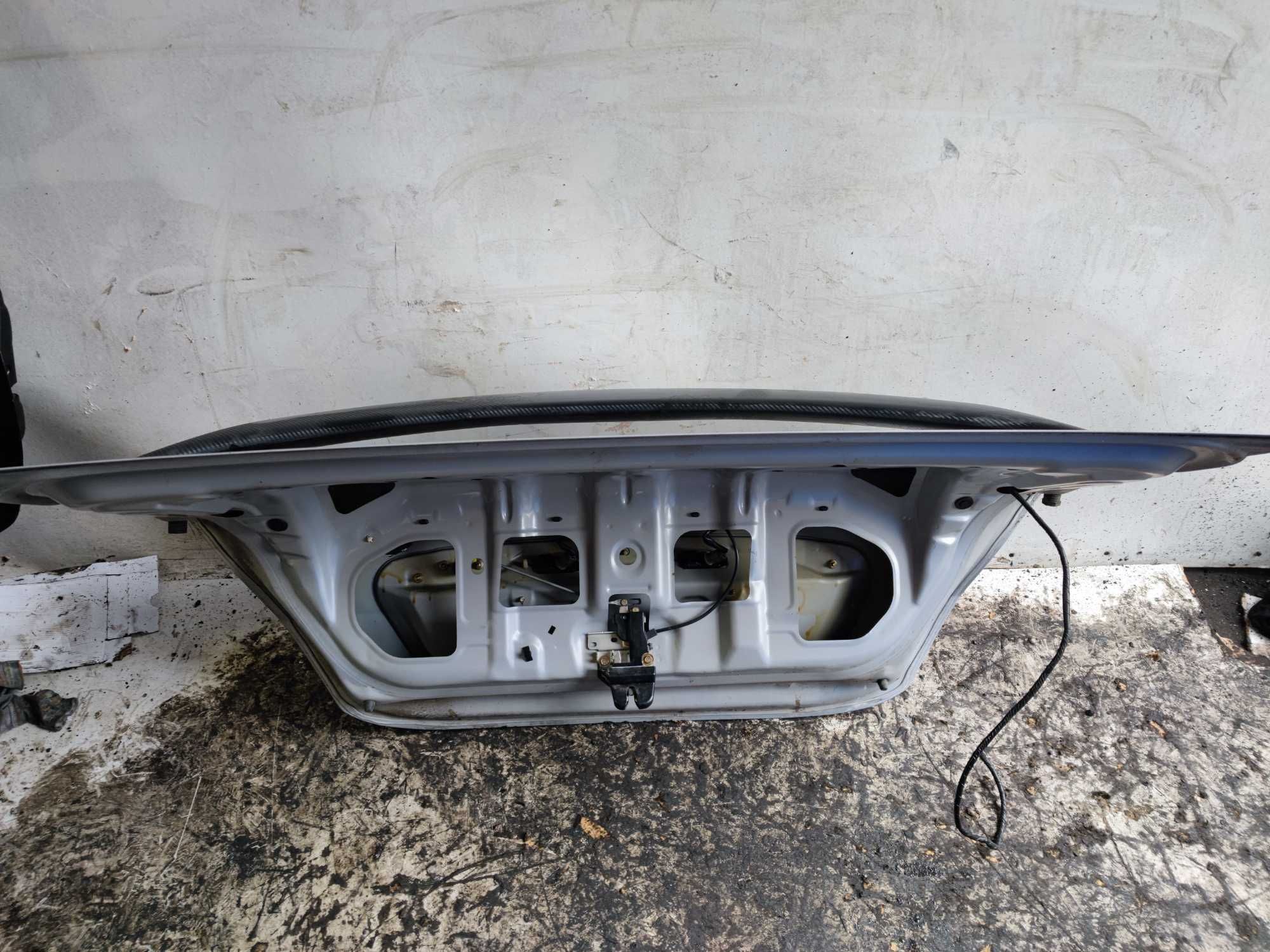 Mitsubishi Lancer VII Czarny Spojler Lotka Klapy Bagażnika