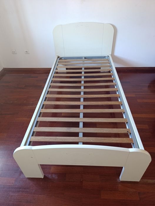 Vendo Cama c/ estrado criança