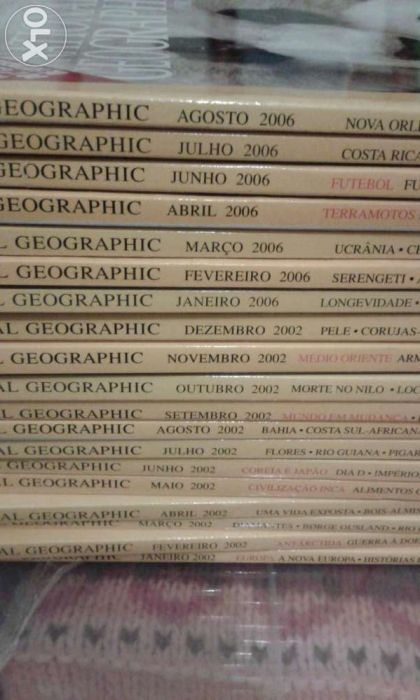 54 revistas National Geographic.