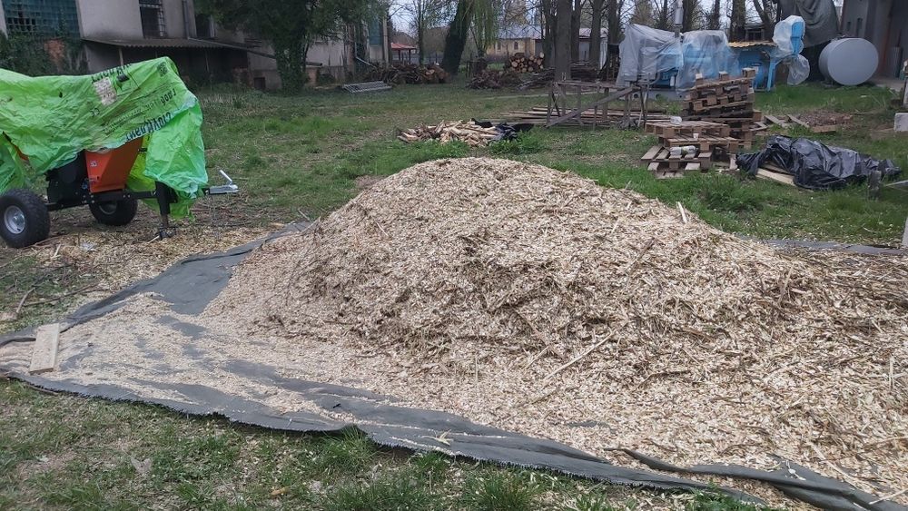 Здається в оренду подрібнювач деревени (щепоріз))