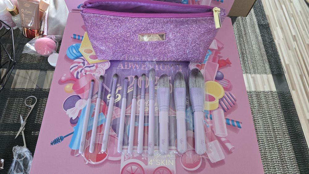 Glam shop zestaw pędzli z kosmetyczką