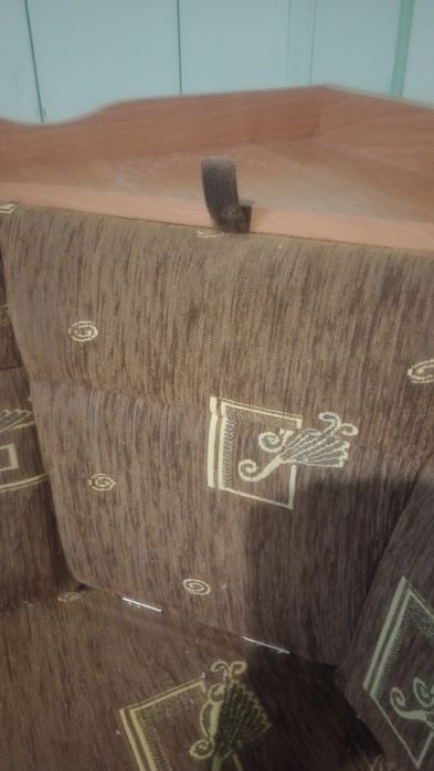 Do sprzedania narożnik kuchenny używany i 2 taborety