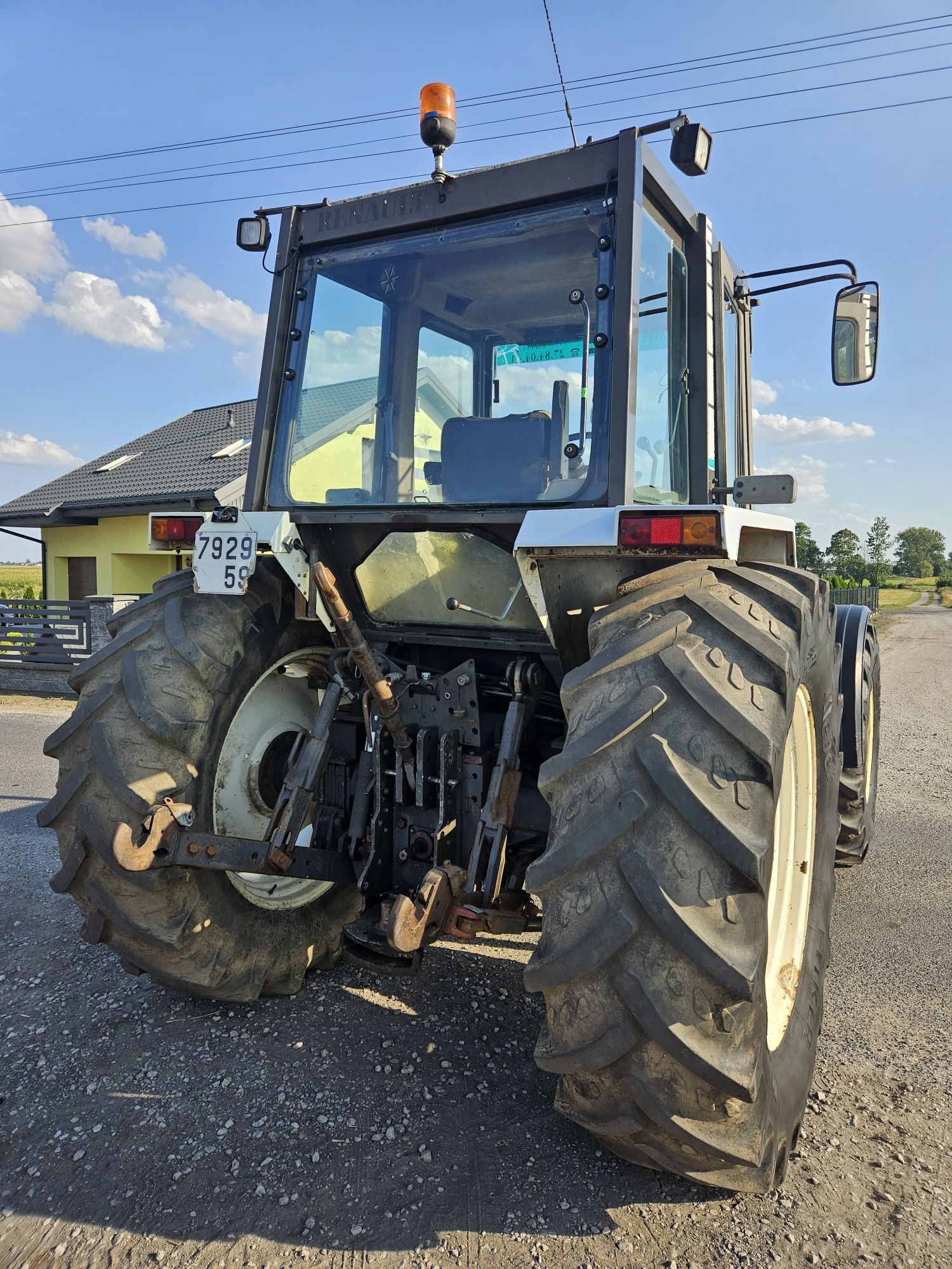 Ciagnik rolniczy   Renault 110-14