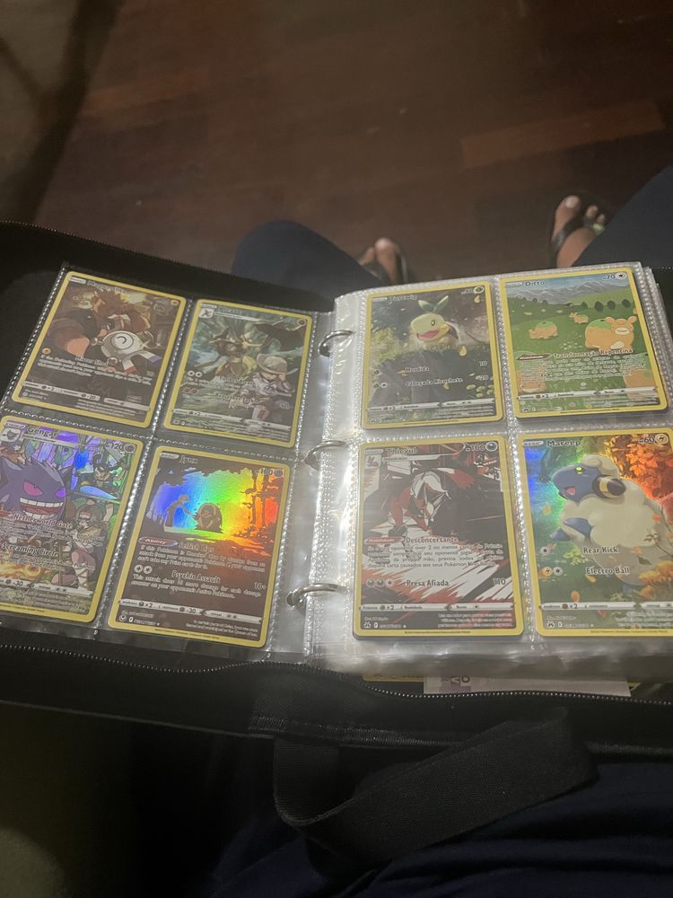 Binder de cartas pokemon