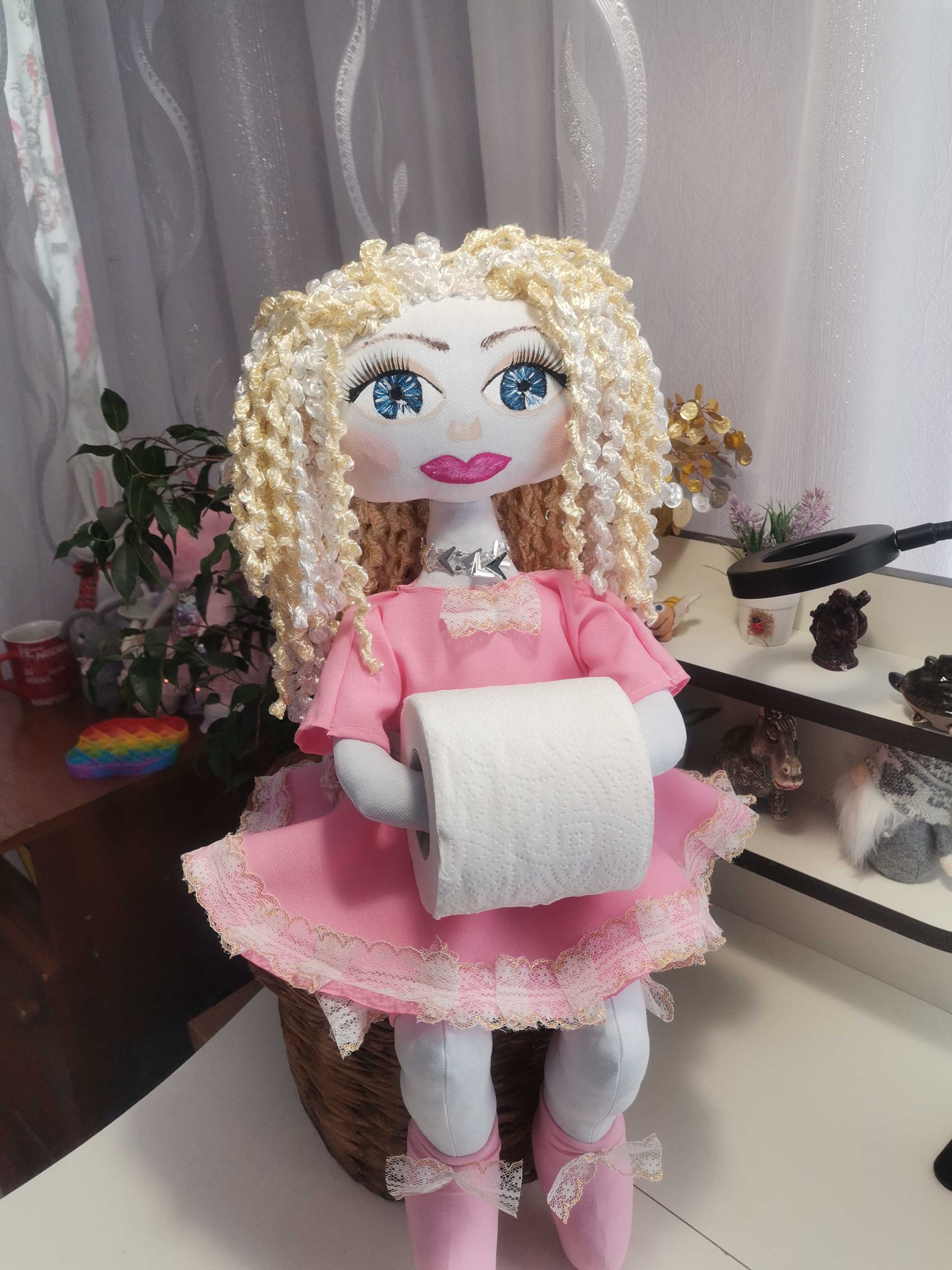 Лялька рожева, тримач туалетного паперу, корзин, рушників