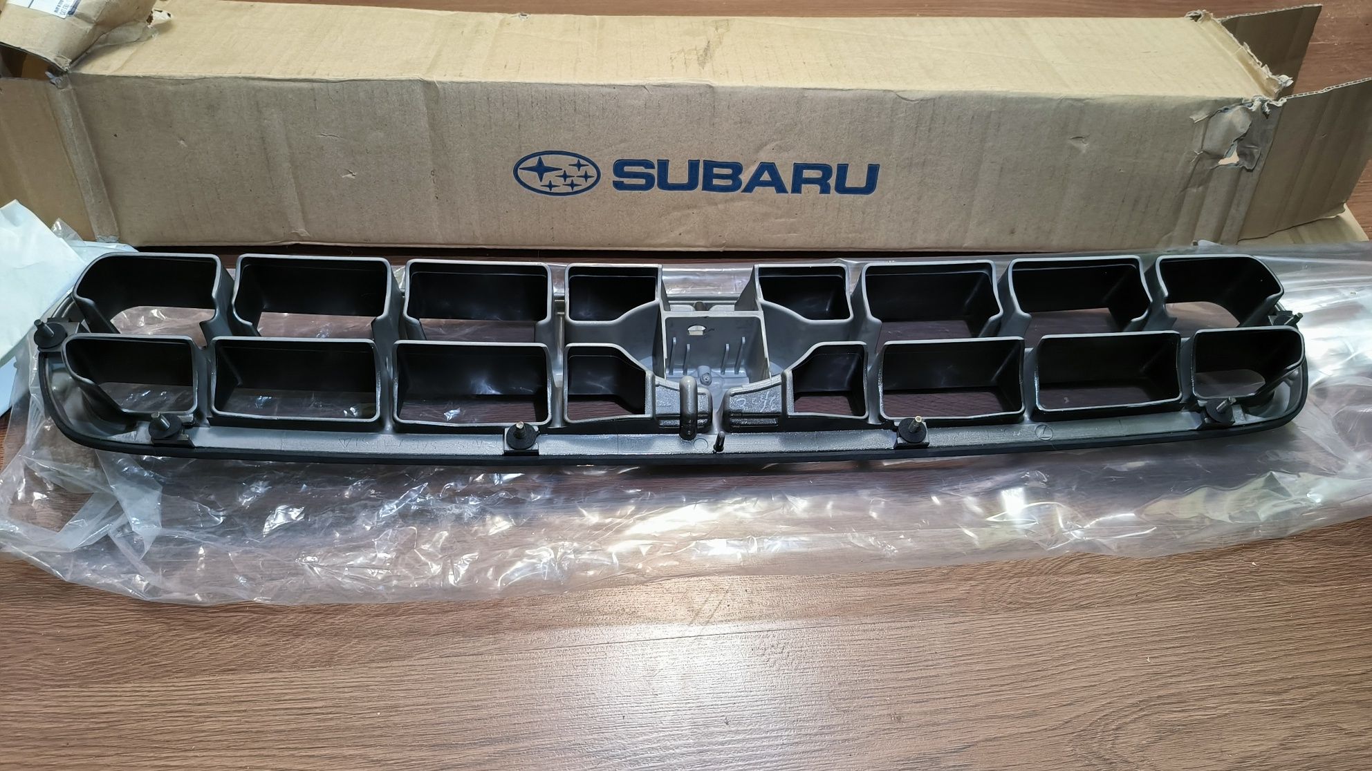 Решітка радіатора Subaru Outback, legacyBE, BH