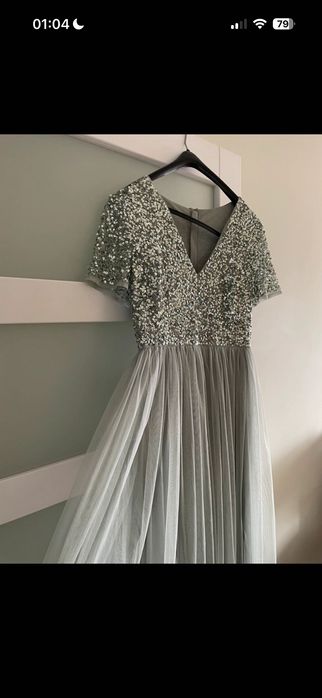 Miętowa długa suknia