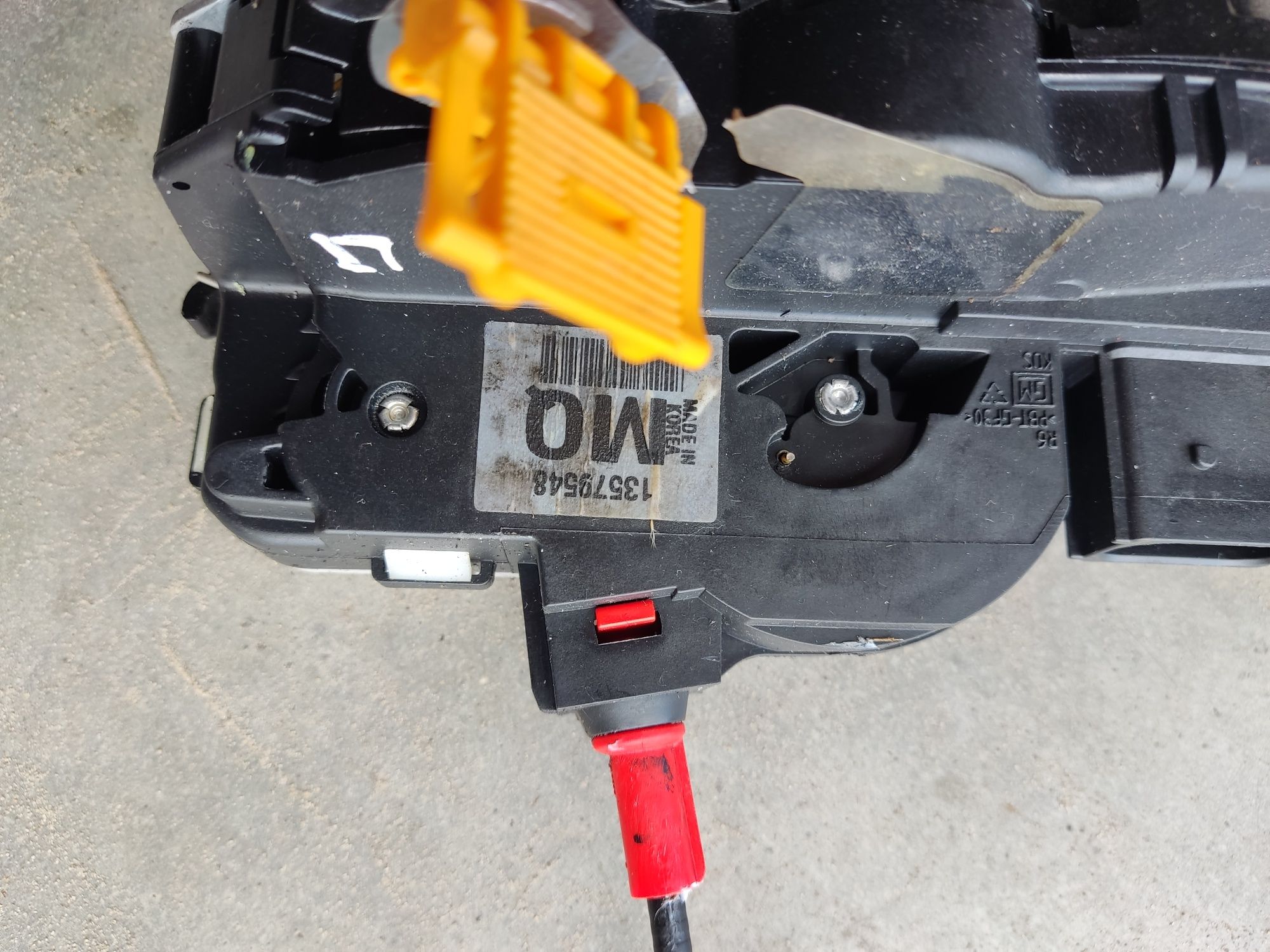 Zamek Drzwi Lewy Prawy tył Opel Mokka