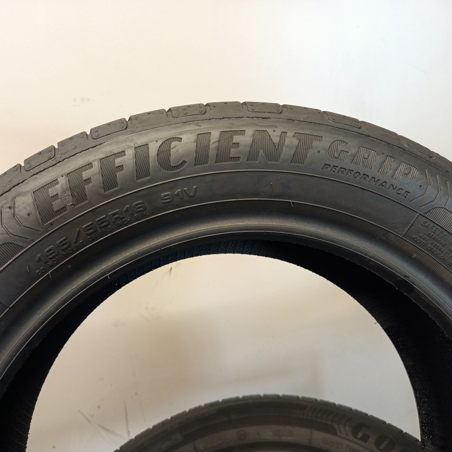 195/55R16 Goodyear EficientGrip Performance