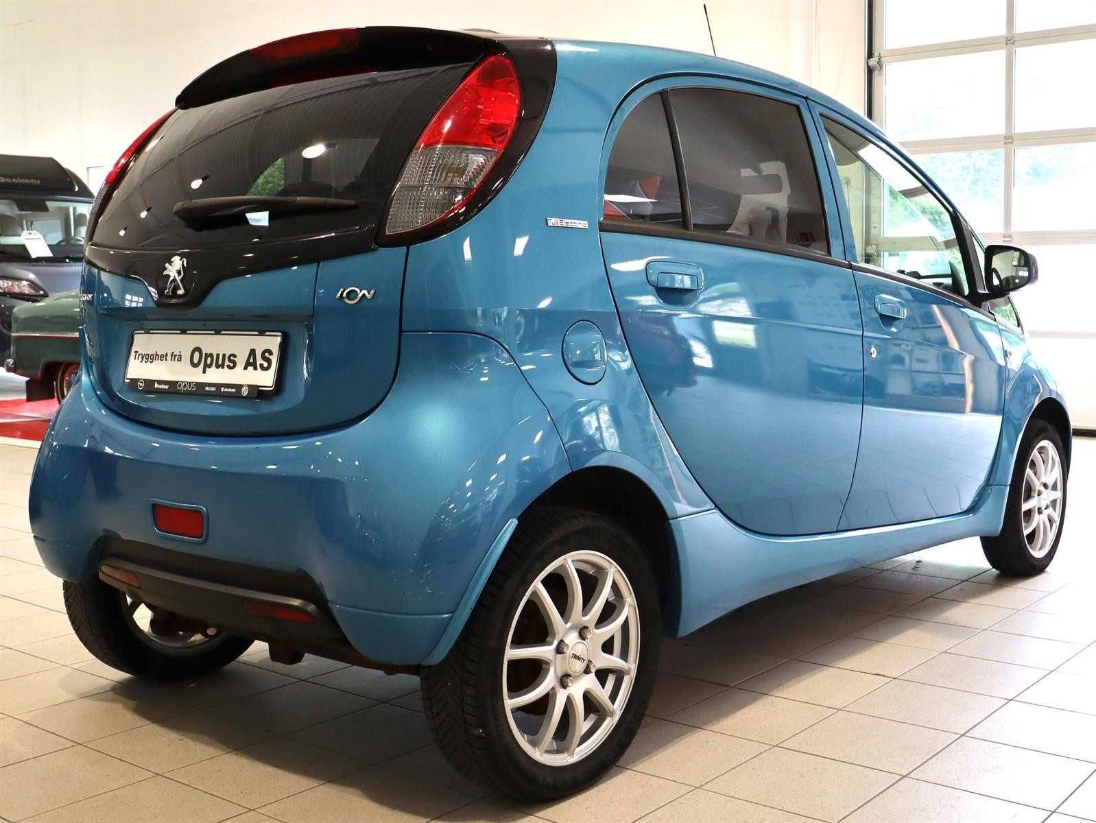 Peugeot iOn 2015, 2 комплекти коліс з дисками, один власник