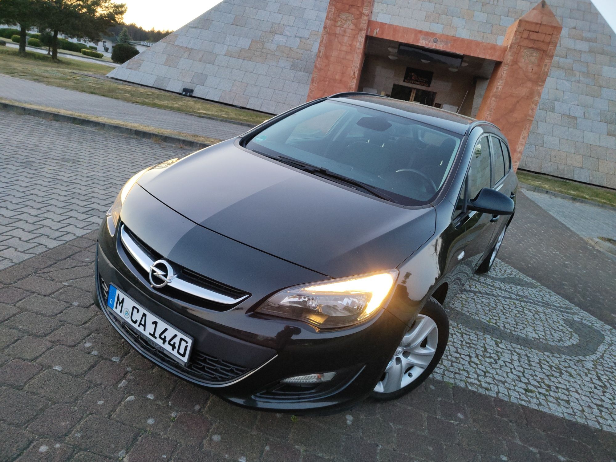 Opel Astra J LIFT 1.4T świeżo sprowadzona z Niemiec super cena