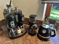 KitchenAid zestaw: ekspres do kawy, mlynek i czajnik
