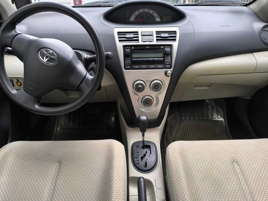 Toyota Yaris Sedan 1.5 Benzyna AUTOMAT Pierwszy właściciel