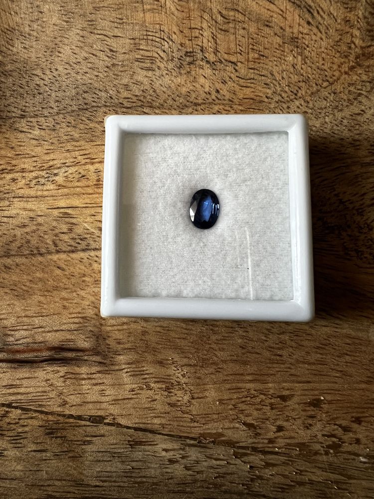 Szafiry niebieskie ze Srilanki kamienie szlachetne 1,37 ct