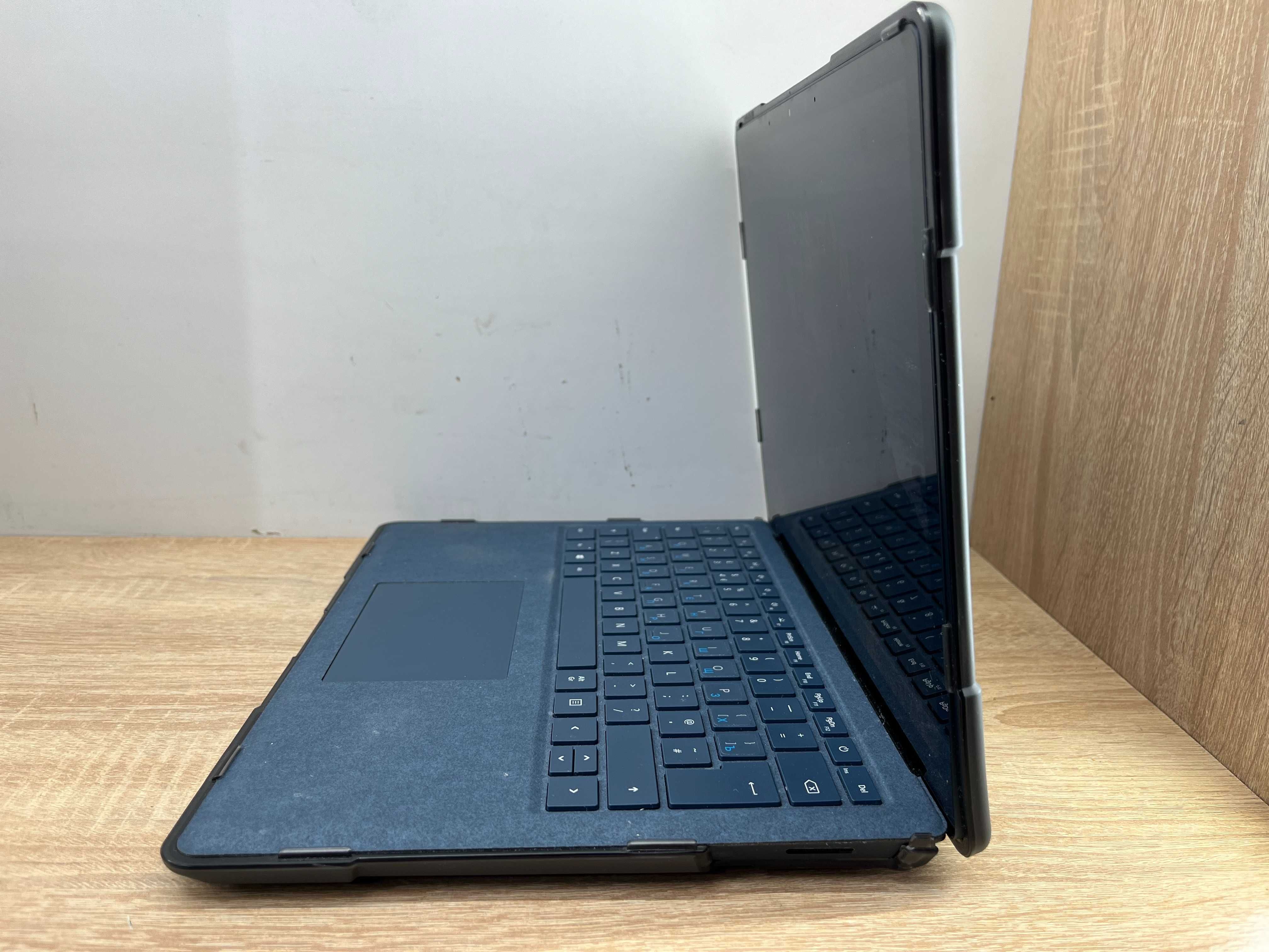 Laptop MICROSOFT SURFACE LAPTOP 2  13,5  i5 8 GB 256 GB